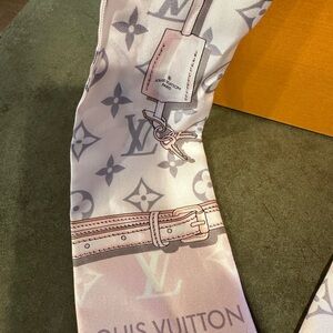 Louis Vuitton Twilly